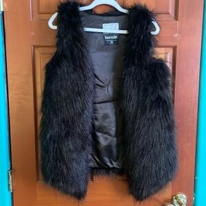 Kensie faux fur vest
